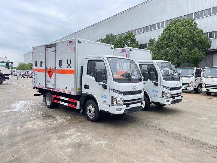 躍進(jìn)福運爆破器材運輸車