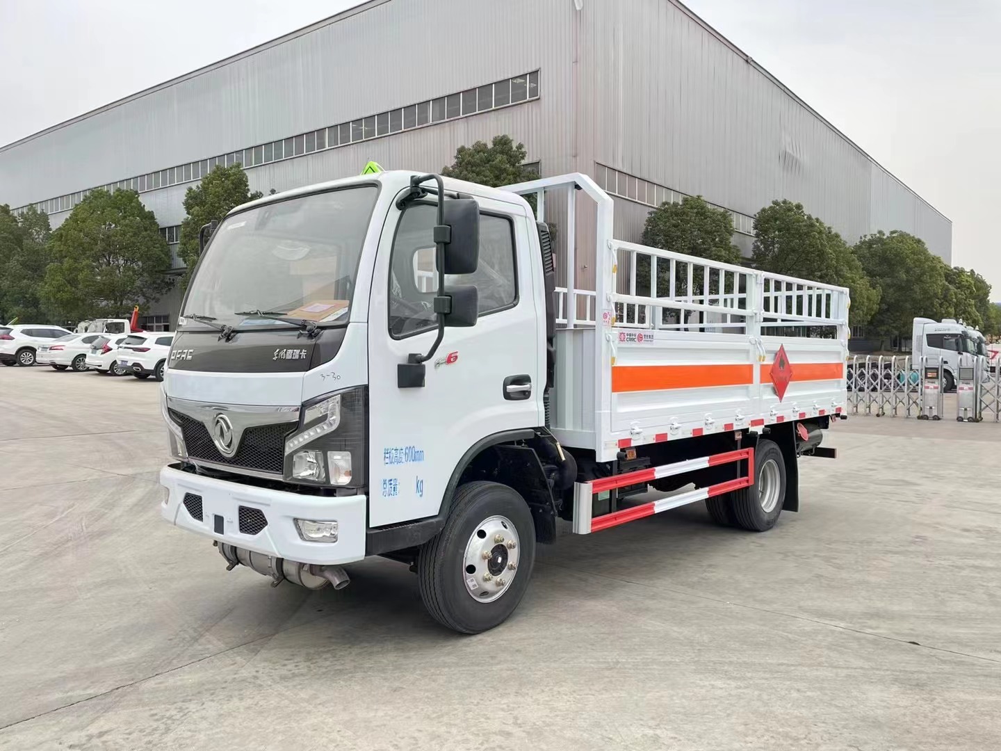 東風(fēng)福瑞卡4.1米氣瓶運輸車/黃牌