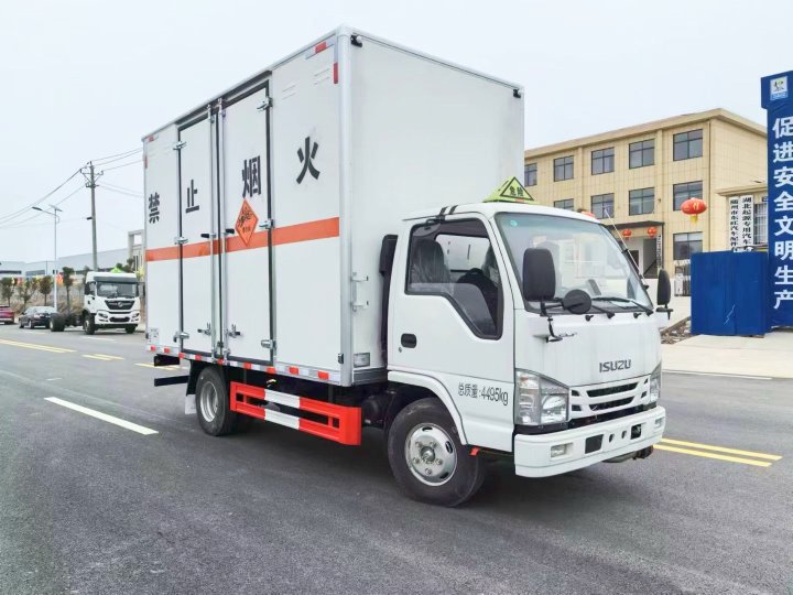 慶鈴五十鈴藍(lán)牌爆破器材運輸車